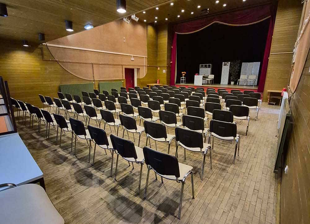 kulturni-dom-dol-pri-hrastniku-dvorana-03
