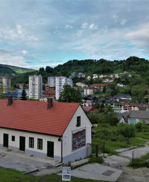 mlakarjevo-stanovanje-zunanjost-01